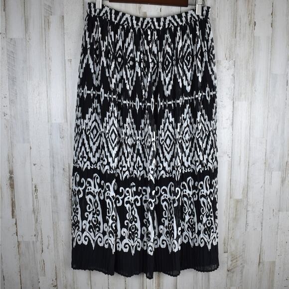 Alfred Dunner black/white ikat flowy crinkle maxi skirt 14 petite large western - Picture 1 of 6